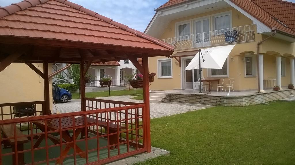 Erika Vendeghaz Buk Exterior photo